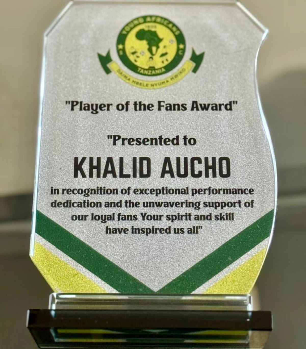Khalid Aucho Atwaa Tuzo ya Mchezaji Bora wa Mashabiki wa Yanga