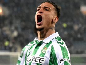 Antony Afutiwa Kadi Nyekundu