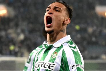 Antony Afutiwa Kadi Nyekundu