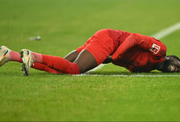 Majeraha ya Goti Yamkosesha Alphonso Davies Mechi za Mwisho za Msimu