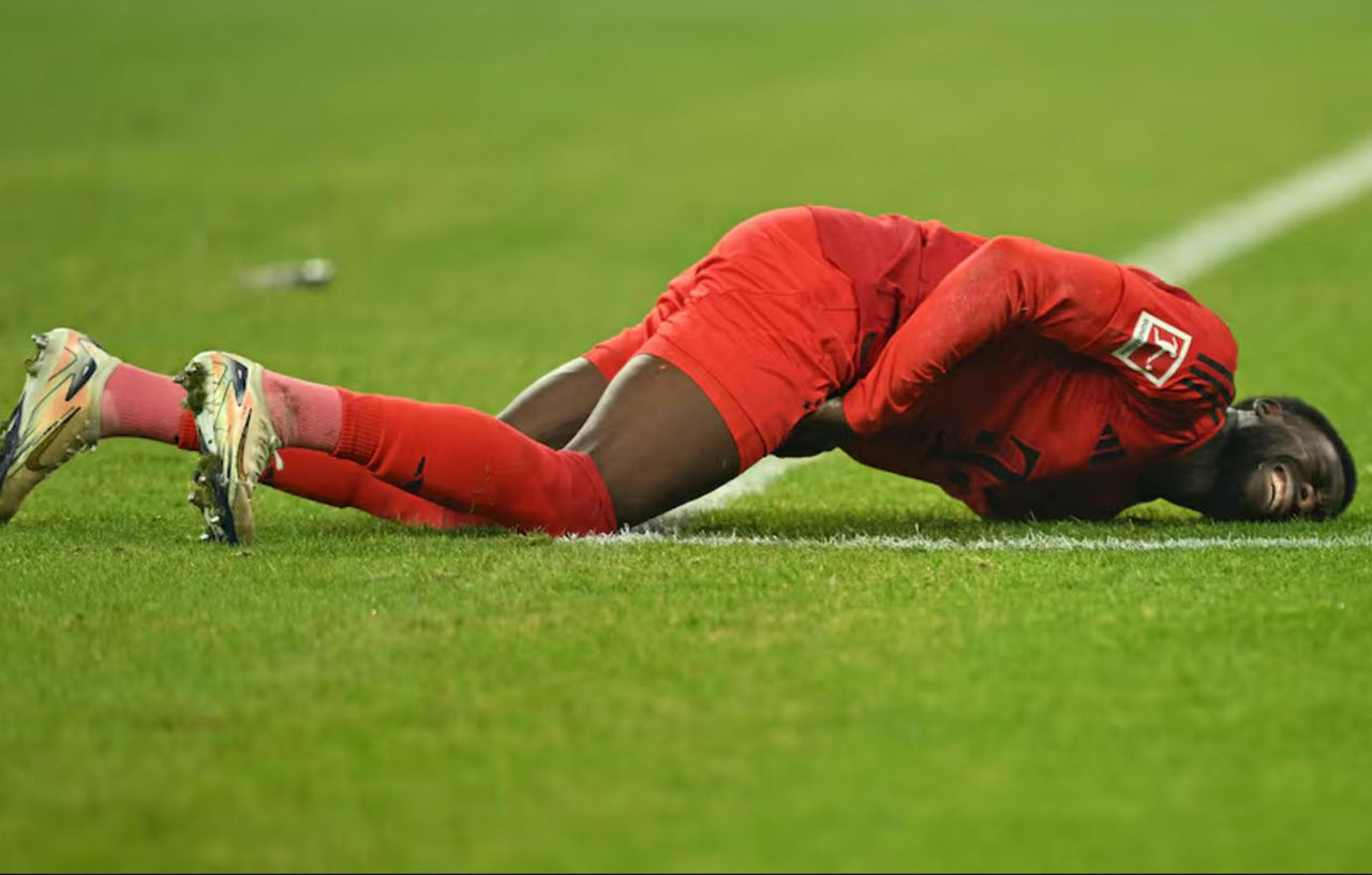 Majeraha ya Goti Yamkosesha Alphonso Davies Mechi za Mwisho za Msimu
