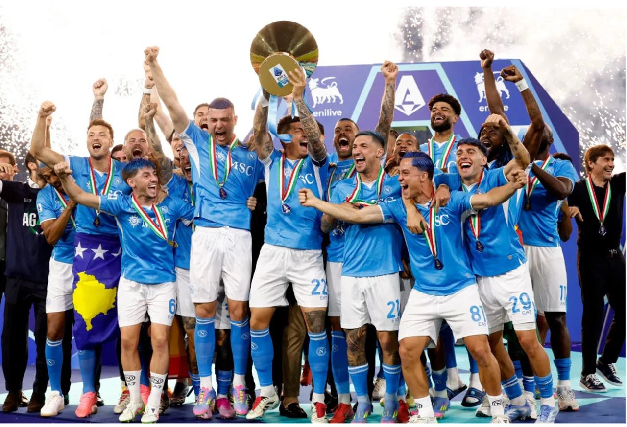 Napoli Yabeba Kombe la Serie A kwa Mara ya Nne Baada Vita Kali Dhidi ya Inter