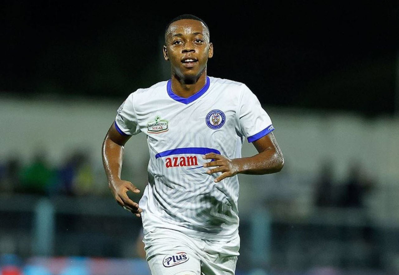 Azam FC Yamwaga Mamilioni Ili Kumbakiza Nyota Wake Fei Toto