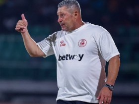 Kocha Steve Barker Aeleza Mkakati wa Simba Katika Mechi Tatu Zijazo